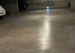 Garages / Parkings